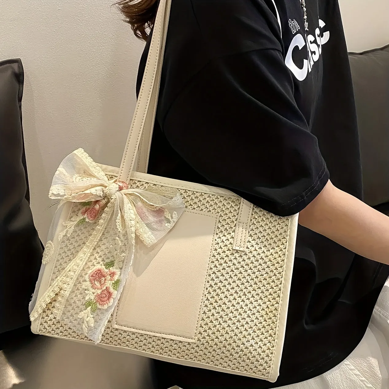 Chic Woven Tote Straw Shoulder Bag for Travel
