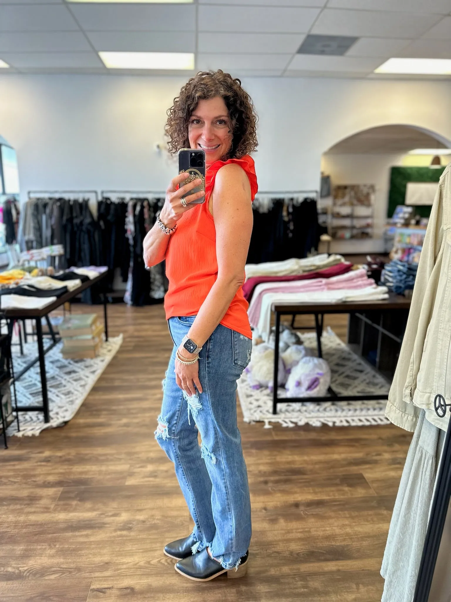 Linds - Sleeveless Top with Ruffle Shoulder